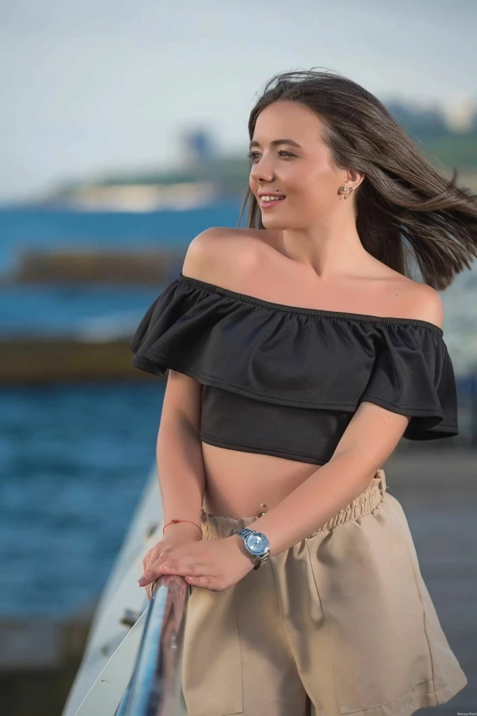 Alesya Profile image 1